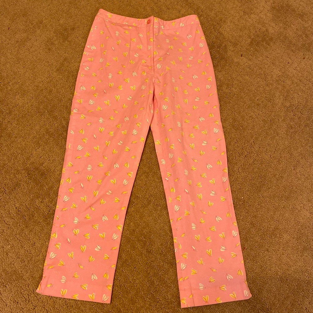 Lilly Pulitzer - Woman’s pink low rise crop pants with bee pattern, Size: 0